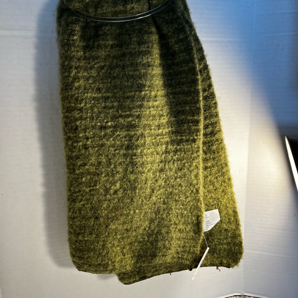 Green Ribbed Super Long Scarf - Picture 1 of 4